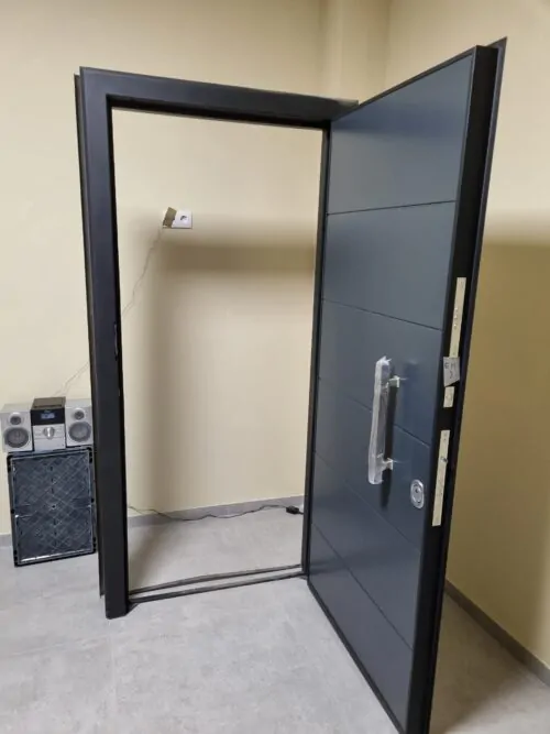 perfumes, PUERTA ACORAZADA REF – 0001, Tienda de puertas acorazadas