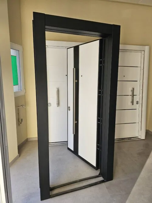 perfumes, PUERTA ACORAZADA REF – 0002, Tienda de puertas acorazadas