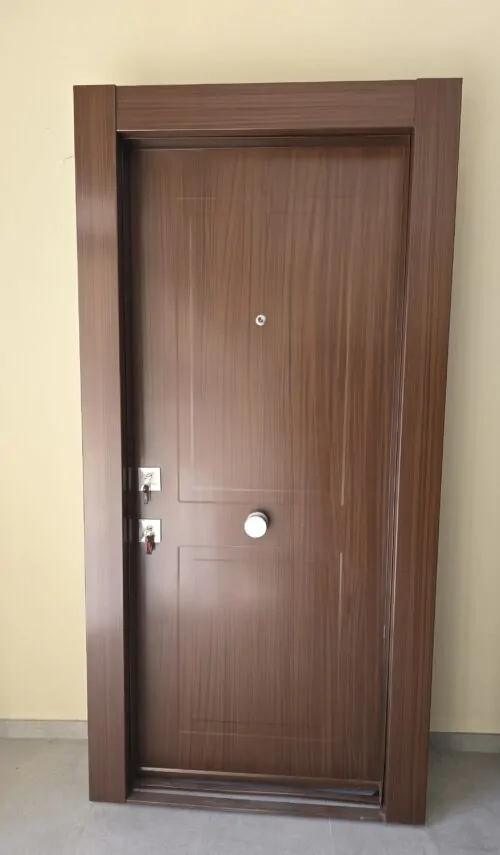 perfumes, PUERTA ACORAZADA REF-0025 SAPELY GRADO 4, Tienda de puertas acorazadas
